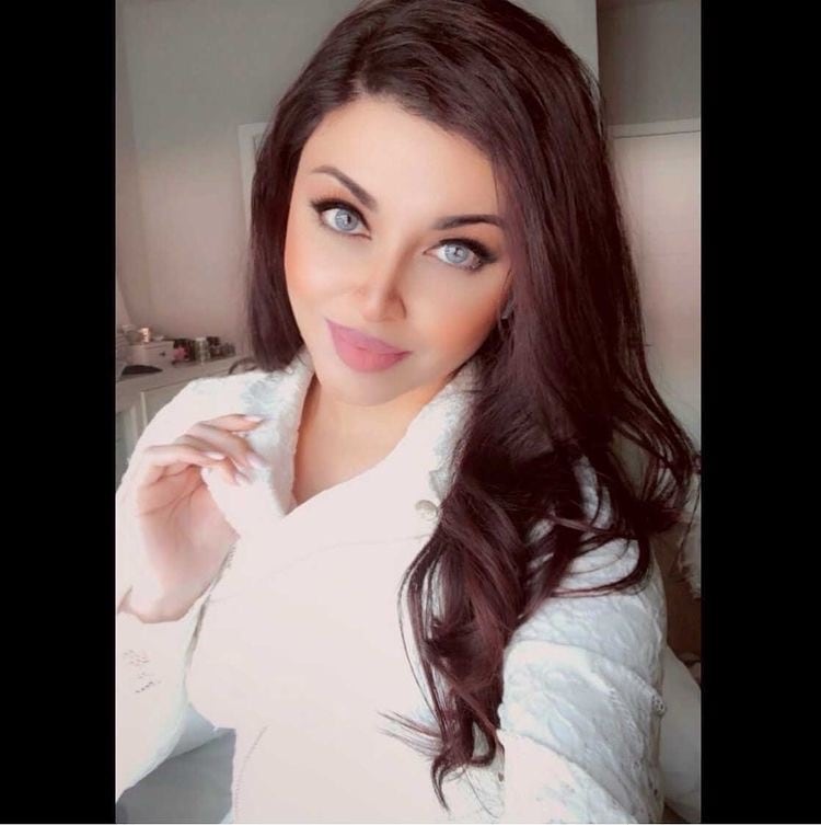 Aamna Imran, who resides in the US, has gained 20k followers in two days after her photos went viral. Aamna Imran, who resides in the US, has gained 20k followers in two days after her photos went viral.