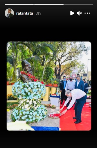 The image shows Ratan Tata paying tribute to Jamsetji Nusserwanji Tata. (Instagram/@ratantata)