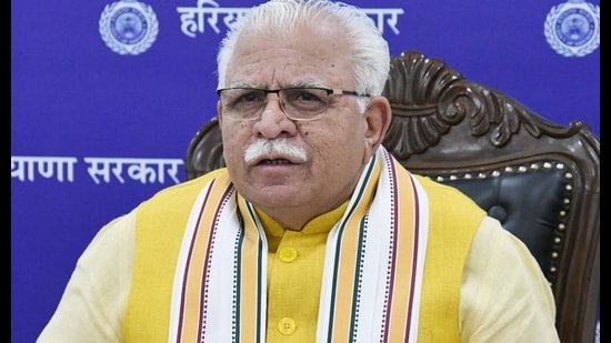 Under the Haryana State Employment of Local Candidates Act, 2020, the private sector will have to employ 75% of the local candidates with respect to such posts where the gross monthly salary or wages are not more than <span class='webrupee'>₹</span>50,000. (HT Photo)