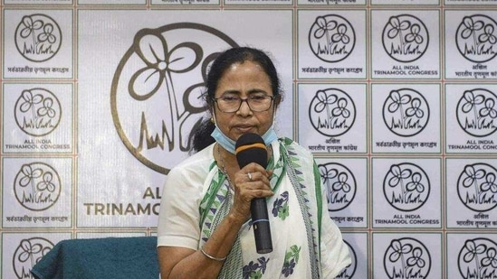West Bengal chief minister Mamata Banerjee. (PTI)(HT_PRINT) West Bengal chief minister Mamata Banerjee. (PTI)(HT_PRINT)