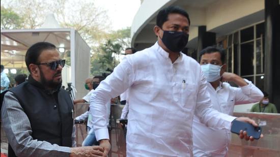 Abu Azmi with Nana Patole during the Assembly's Budget Session at Vidhan Bhavan, on Thursay. (Vidyadhar Rane/HT PHOTO) Abu Azmi with Nana Patole during the Assembly's Budget Session at Vidhan Bhavan, on Thursay. (Vidyadhar Rane/HT PHOTO)