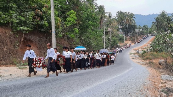 The funeral procession of protester Banyar Aung in Laung Lone township in Dawei district, after he was shot on February 28 while protesting against the military coup. (Dawei Watch / AFP)