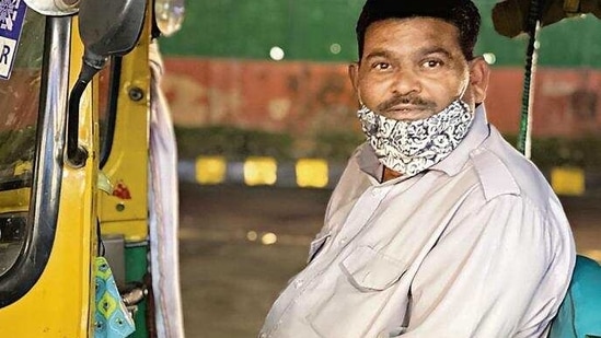 Mr Gupta, 60, has been driving his auto around Delhi for 40 years.(Mayank Austen Soofi) Mr Gupta, 60, has been driving his auto around Delhi for 40 years.(Mayank Austen Soofi)