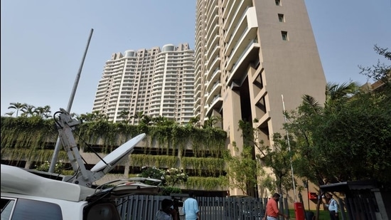 The building where the income tax department raided actor-director Anurag Kashyap's residence, at Oshiwara, in Mumbai on March 3. (Satish Bate / Hindustan Times)