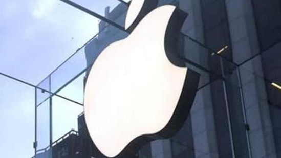 UK investigates Apple's App Store for 'stifling competition' and 'hurting consumers' (Reuters File Photo) UK investigates Apple's App Store for 'stifling competition' and 'hurting consumers' (Reuters File Photo)