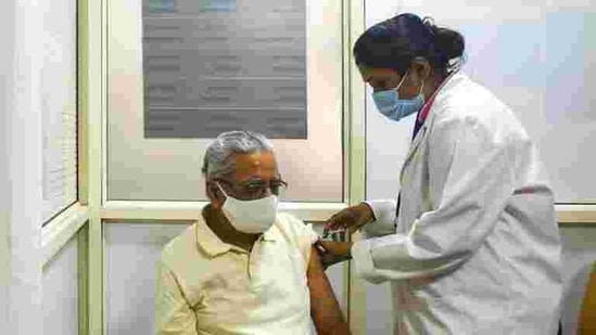 A senior citizen gets his first dose of Covid-19 vaccine at Delhi Heart and Lung Institute in New Delhi, India, on March 2. (Amal KS/HT PHOTO) A senior citizen gets his first dose of Covid-19 vaccine at Delhi Heart and Lung Institute in New Delhi, India, on March 2. (Amal KS/HT PHOTO)