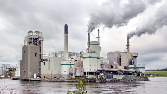 On Tuesday, the International Energy Agency said global CO2 emissions dropped by 5.8% in 2020.(Unsplash) On Tuesday, the International Energy Agency said global CO2 emissions dropped by 5.8% in 2020.(Unsplash)