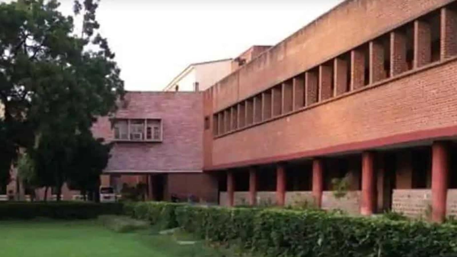 News updates from HT Miranda House to start training aspiring women