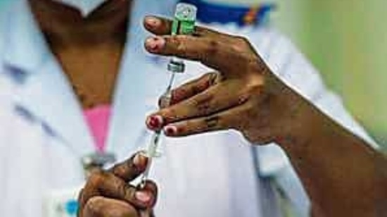 A Covid-19 vaccine shot being prepared. ((Pratik Chorge/HT Photo)) A Covid-19 vaccine shot being prepared. ((Pratik Chorge/HT Photo))