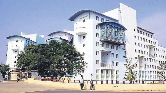 Two departments of IIT Bombay dipped to the 100-150 band in 2021 from 50-100 band in 2020. HT PHOTO Two departments of IIT Bombay dipped to the 100-150 band in 2021 from 50-100 band in 2020. HT PHOTO