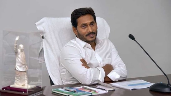 Jagan Reddy also announced that a price stabilisation fund with <span class='webrupee'>₹</span>3,000 crore would be established in order to ensure remunerative price for farmers.(PTI) Jagan Reddy also announced that a price stabilisation fund with <span class='webrupee'>₹</span>3,000 crore would be established in order to ensure remunerative price for farmers.(PTI)
