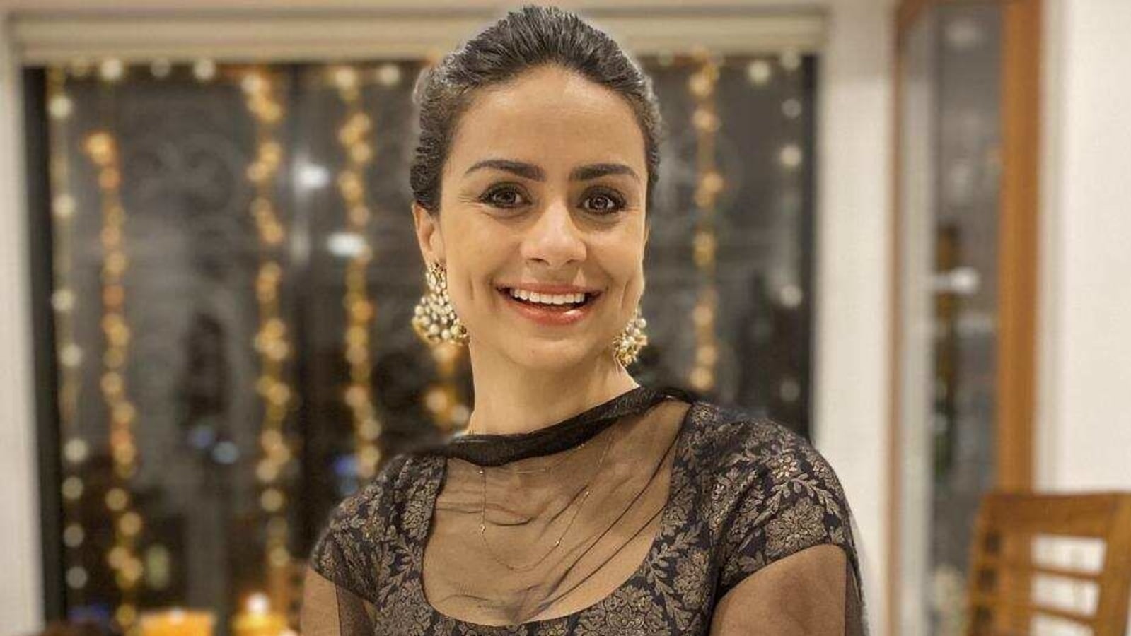 Gul Panag hailed for refusing to answer question about Kangana Ranaut, other actors: 'Take my smile instead'