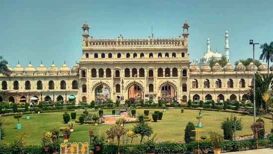 Bada Imambara(UP Tourism) Bada Imambara(UP Tourism)
