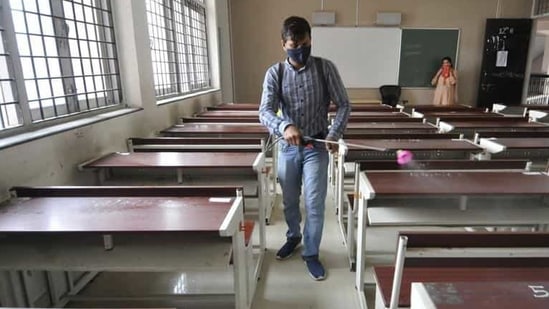 Schools, colleges, universities were closed in Rajasthan in March 2020 during the initial period of the pandemic.(Sunil Ghosh/HT file photo. Representative image)