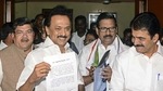 DMK President MK Stalin, Congress leader Mukul Wasnik, Tamil Nadu Congress Committee President KS Alagiri and others announce the seat sharing agreement for the 2019 Lok Sabha polls, in Chennai on February 20.(PTI Photo) DMK President MK Stalin, Congress leader Mukul Wasnik, Tamil Nadu Congress Committee President KS Alagiri and others announce the seat sharing agreement for the 2019 Lok Sabha polls, in Chennai on February 20.(PTI Photo)