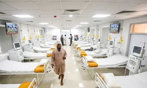 A view inside the 101-bed kidney dialysis facility at Bala Sahib Hospital Complex launched by Delhi Sikh Gurudwara Management Committee, at Sarai Kale Khan in New Delhi. (Amal KS/ Hindustan Times) A view inside the 101-bed kidney dialysis facility at Bala Sahib Hospital Complex launched by Delhi Sikh Gurudwara Management Committee, at Sarai Kale Khan in New Delhi. (Amal KS/ Hindustan Times)