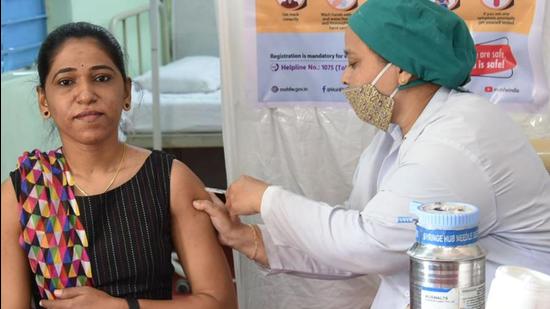 In the past six days, a total of 20,872 beneficiaries have been vaccinated, of which 3,376 are those in the age group of 45-59 with comorbidities; and 27,704 of those above the age of 60. (HT PHOTO) In the past six days, a total of 20,872 beneficiaries have been vaccinated, of which 3,376 are those in the age group of 45-59 with comorbidities; and 27,704 of those above the age of 60. (HT PHOTO)