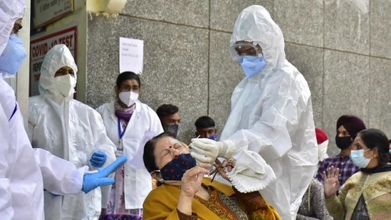 The highest number of cases in the week was recorded on Sunday, with 18,711 fresh infections. It was also the second consecutive day that the country had recorded over 18,000 cases. (Representative Image)(HT Photo) The highest number of cases in the week was recorded on Sunday, with 18,711 fresh infections. It was also the second consecutive day that the country had recorded over 18,000 cases. (Representative Image)(HT Photo)