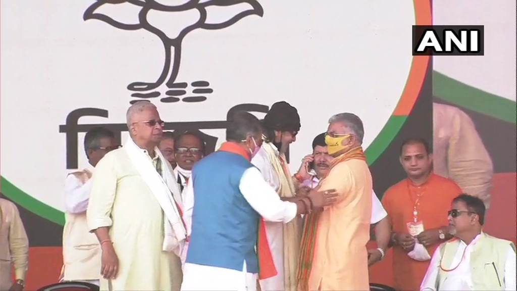 Mithun joins BJP, PM calls him 'Banglar Chhele