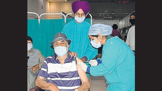 A senior citizen receiving the vaccine jab at Dayanand Medical College and Hospital in Ludhiana. (HT PHOTO) A senior citizen receiving the vaccine jab at Dayanand Medical College and Hospital in Ludhiana. (HT PHOTO)