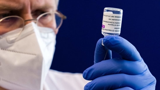 (FILES) In this file photo taken on February 12, 2021 a healthcare worker fills a syringe with the AstraZeneca Covid-19 vaccine at the university hospital in Halle/Saale, eastern Germany. - Germany's vaccine commission has now recommended the AstraZeneca/Oxford vaccine against Covid-19 for people over the age of 65, the health ministry said Wednesday.
Germany had previously said it lacked sufficient data to greenlight the jab for older people, but has changed its position following recent studies. (Photo by JENS SCHLUETER / AFP)(AFP) (FILES) In this file photo taken on February 12, 2021 a healthcare worker fills a syringe with the AstraZeneca Covid-19 vaccine at the university hospital in Halle/Saale, eastern Germany. - Germany's vaccine commission has now recommended the AstraZeneca/Oxford vaccine against Covid-19 for people over the age of 65, the health ministry said Wednesday.
Germany had previously said it lacked sufficient data to greenlight the jab for older people, but has changed its position following recent studies. (Photo by JENS SCHLUETER / AFP)(AFP)