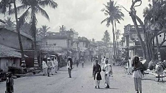 There are many similarities in how Bengaluru dealt with the outbreak of plague in 1898 and the coronavirus pandemic in 2021 (WikimediaCommons/PTI) There are many similarities in how Bengaluru dealt with the outbreak of plague in 1898 and the coronavirus pandemic in 2021 (WikimediaCommons/PTI)
