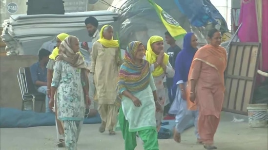 The women protesters arrive at Tikri border near Delhi on Monday.(ANI Photo) The women protesters arrive at Tikri border near Delhi on Monday.(ANI Photo)