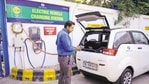 The Delhi EV Policy, 2020 targets 25% of all new vehicle registrations by 2024 to be Battery Electric Vehicles (BEVs). In order to encourage the rapid adoption of electric vehicles, the government is focusing on the speedy roll out of electric vehicle charging Infrastructure in Delhi.(Pradeep Gaur/ Mint) The Delhi EV Policy, 2020 targets 25% of all new vehicle registrations by 2024 to be Battery Electric Vehicles (BEVs). In order to encourage the rapid adoption of electric vehicles, the government is focusing on the speedy roll out of electric vehicle charging Infrastructure in Delhi.(Pradeep Gaur/ Mint)