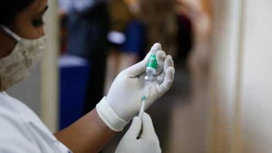 A total of 27.5m people, including frontline workers and senior citizens, have been vaccinated against Covid-19 in Pakistan(AP) A total of 27.5m people, including frontline workers and senior citizens, have been vaccinated against Covid-19 in Pakistan(AP)