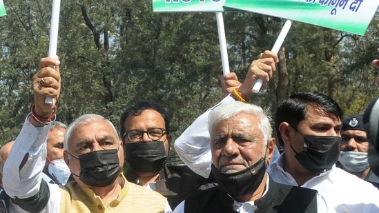 Former Haryana CM Bhupinder Singh Hooda said the government seen leading a protest march last week against the Khattar-led government in this file picture. (Ravi Kumar/ Hindustan Times)