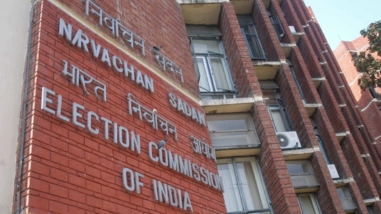 The ECI letter signed by the poll panel’s secretary Rakesh Kumar also stated that Virendra, a 1985 batch IPS officer should not be given any post which directly or indirectly relates to conduct of elections. (HT FILE PHOTO).
