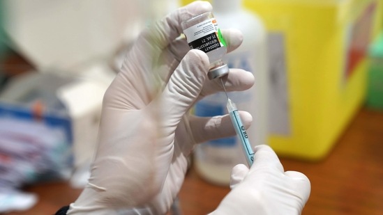 India aims to deliver 300 million doses to the most at-risk due to their jobs or health factors.(Bloomberg) India aims to deliver 300 million doses to the most at-risk due to their jobs or health factors.(Bloomberg)