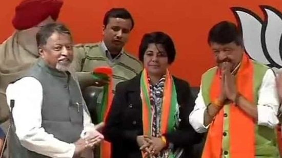 Bharati Ghosh had once described Mamata Banerjee as the mother of the former Maoist-dominated areas of West Bengal but resigned in 2017 after being transferred to a less significant post and faced CID investigation on charges of extortion.(ANI File Photo) Bharati Ghosh had once described Mamata Banerjee as the mother of the former Maoist-dominated areas of West Bengal but resigned in 2017 after being transferred to a less significant post and faced CID investigation on charges of extortion.(ANI File Photo)