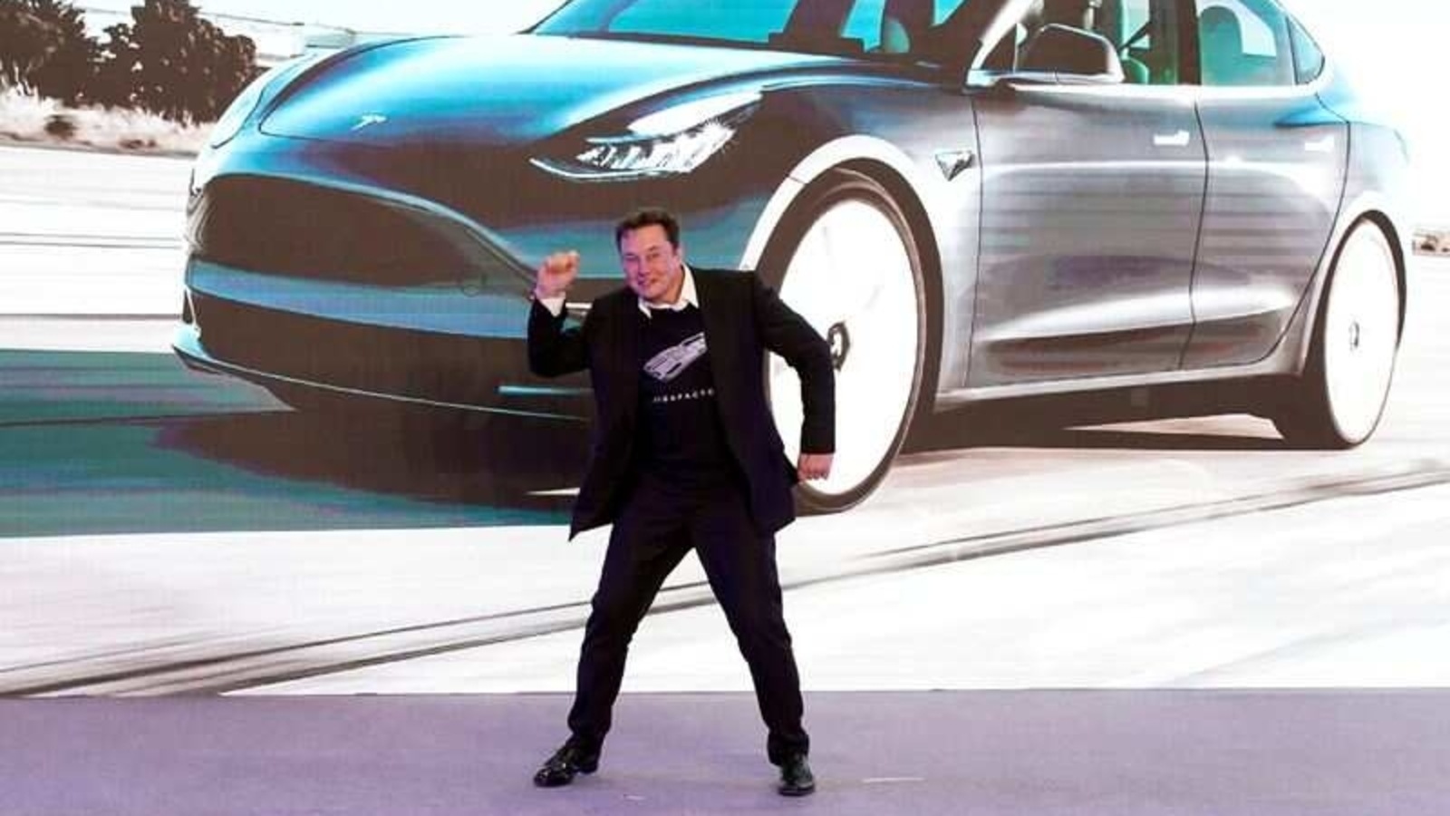 Elon musk hits new milestone, adds a record $25 billion in just one day