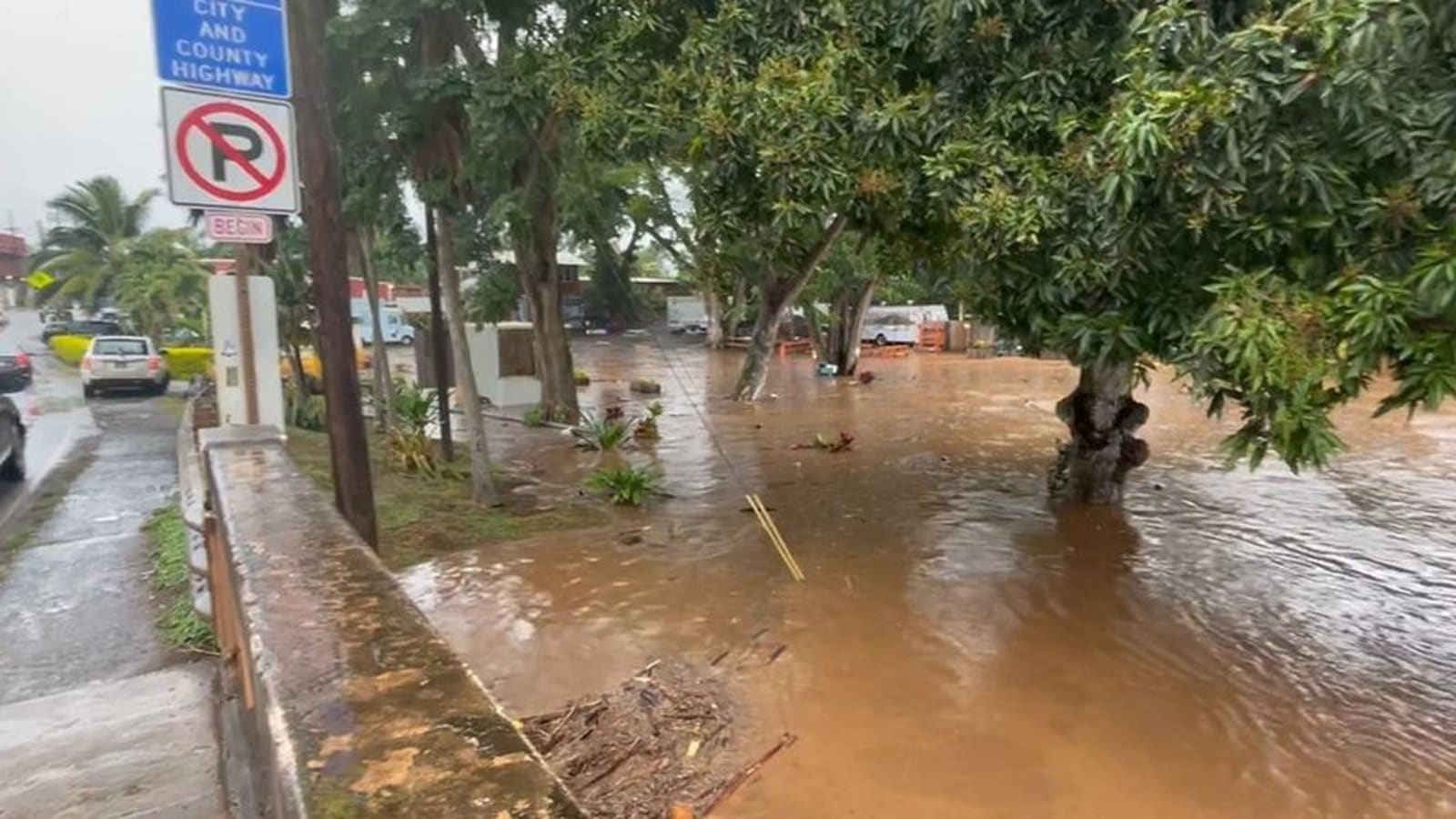 Hawaii declares state of emergency after rains cause floods | World ...