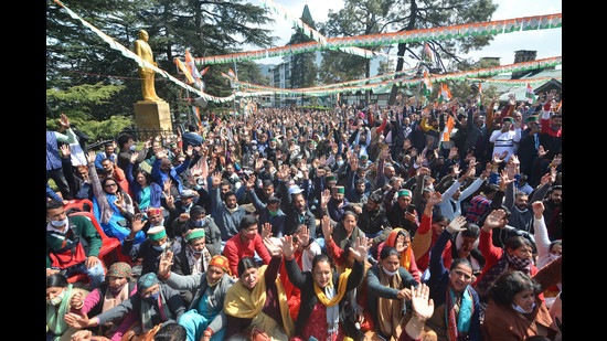 Congress workers during a protest rally at Chaura Maidan in Shimla on Wednesday. (Deepak Sansta/HT) Congress workers during a protest rally at Chaura Maidan in Shimla on Wednesday. (Deepak Sansta/HT)