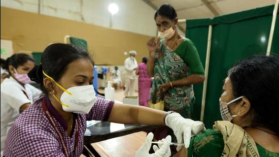 An elderly woman gets vaccinated against Covid-19, at Dahisar. (Satish Bate/HT Photo) An elderly woman gets vaccinated against Covid-19, at Dahisar. (Satish Bate/HT Photo)
