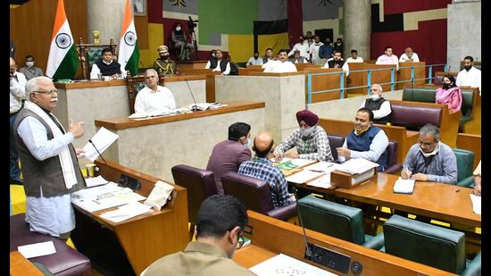 Haryana chief minister ML Khattar addressing the Vidhan Sabha in Chandigarh on Wednesday. (HT Photo) Haryana chief minister ML Khattar addressing the Vidhan Sabha in Chandigarh on Wednesday. (HT Photo)