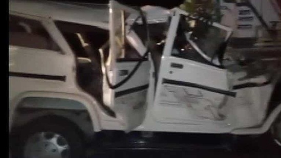 At least 14 people died in a road accident in Uttar Pradesh’s Pratapgarh on Thursday night.(ANI Photo)