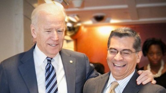 Xavier Becerra (right) with US President Joe Biden (twitter.com/XavierBecerra)