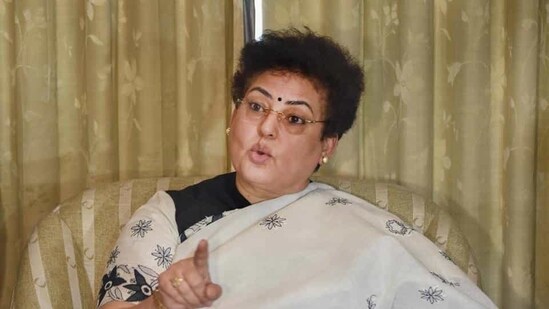 National Commission for Women (NCW) Chairperson Rekha Sharma addresses the media in Mumbai.(PTI)