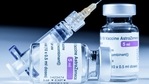 Frascos da vacina AstraZeneca Covid-19 e uma seringa. (AFP)