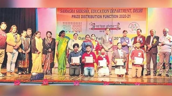 Aditya Verma of Class 12 and Sanjaya Srivastava of Class 11 made their institute proud with their excellent performances in the state-level Kala Utsav 2020-2021 competition. Aditya Verma of Class 12 and Sanjaya Srivastava of Class 11 made their institute proud with their excellent performances in the state-level Kala Utsav 2020-2021 competition.