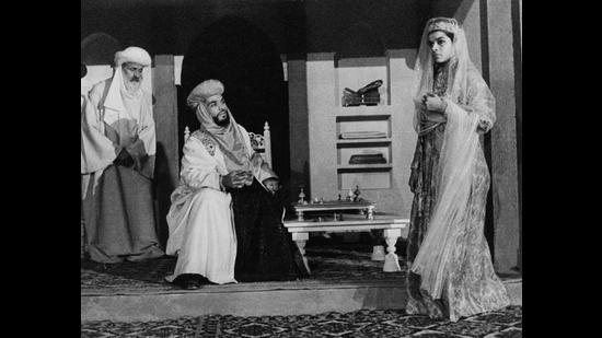 Tughlaq by Girish Karnad, directed by Ebrahim Alkazi; Manohar Singh as Tughlaq and Uttara Baokar as step mother, NSD, New Delhi, 1972 (Alkazi Th.) Tughlaq by Girish Karnad, directed by Ebrahim Alkazi; Manohar Singh as Tughlaq and Uttara Baokar as step mother, NSD, New Delhi, 1972 (Alkazi Th.)