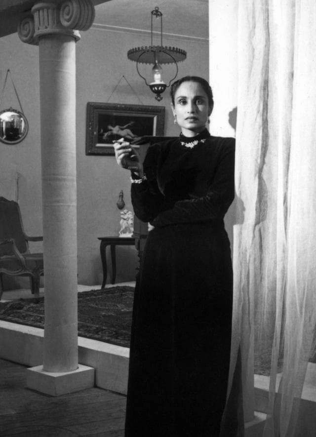 Hedda Gabler by Henrik Ibsen, directed by Ebrahim Alkazi. Hima Devi as Hedda Gabler, Theatre Unit, Bombay 1958. (Image courtesy Alkazi Theatre Archives) Hedda Gabler by Henrik Ibsen, directed by Ebrahim Alkazi. Hima Devi as Hedda Gabler, Theatre Unit, Bombay 1958. (Image courtesy Alkazi Theatre Archives)
