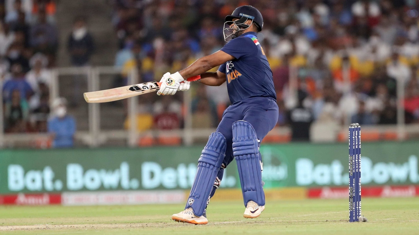 'Courageous Shot': Gautam Gambhir Lauds Rishabh Pant's Outrageous ...