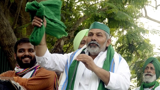 Bharatiya Kisan Union leader Rakesh Tikait addresses a Mahapanchayat against the 3 farm laws near Kolkata on Saturday. (ANI PHOTO). Bharatiya Kisan Union leader Rakesh Tikait addresses a Mahapanchayat against the 3 farm laws near Kolkata on Saturday. (ANI PHOTO).