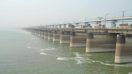 The Farakka barrage..(File photo) The Farakka barrage..(File photo)