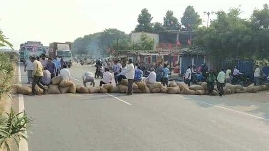 Farmers in Odisha's Bargarh district blocking National Highway 58 in protest against alleged irregularities in paddy procurement. (HT PHOTO) Farmers in Odisha's Bargarh district blocking National Highway 58 in protest against alleged irregularities in paddy procurement. (HT PHOTO)