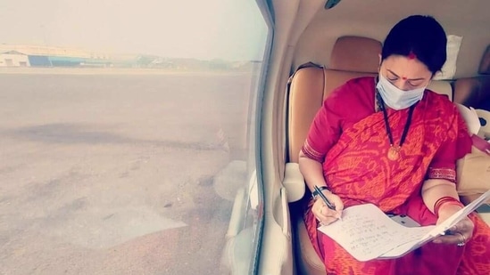 Union minister Smriti Irani took to Instagram to share this picture. (Instagram/@smritiiraniofficial) Union minister Smriti Irani took to Instagram to share this picture. (Instagram/@smritiiraniofficial)